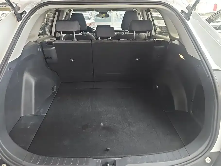 Toyota RAV4 — фото 6