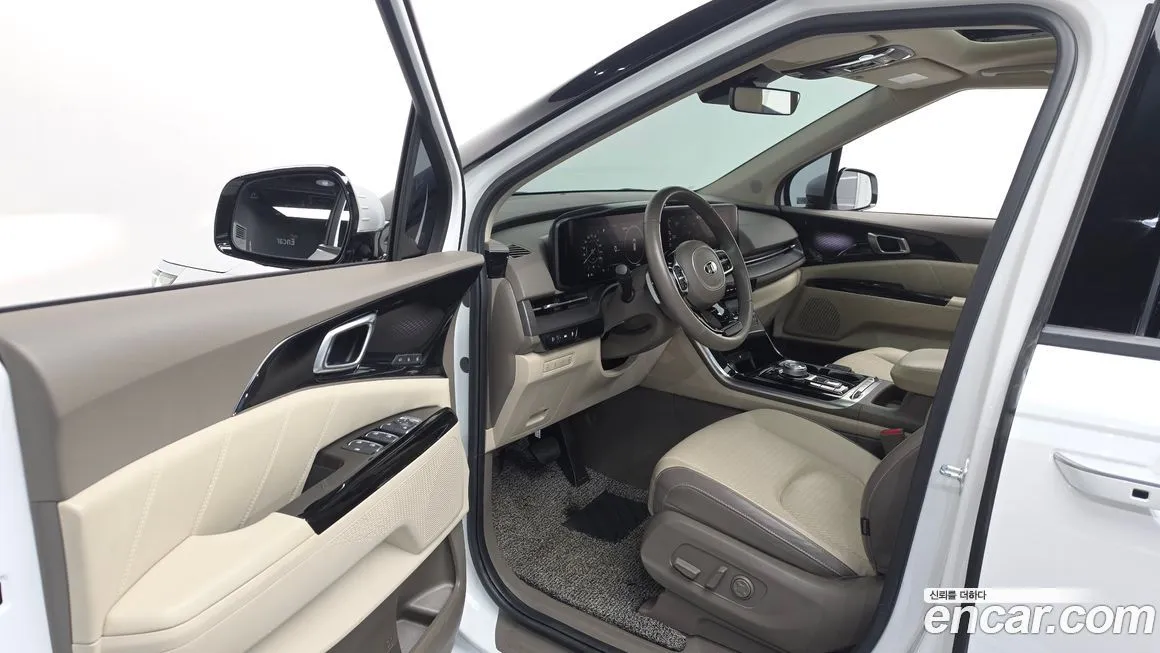 Kia Carnival — фото 10