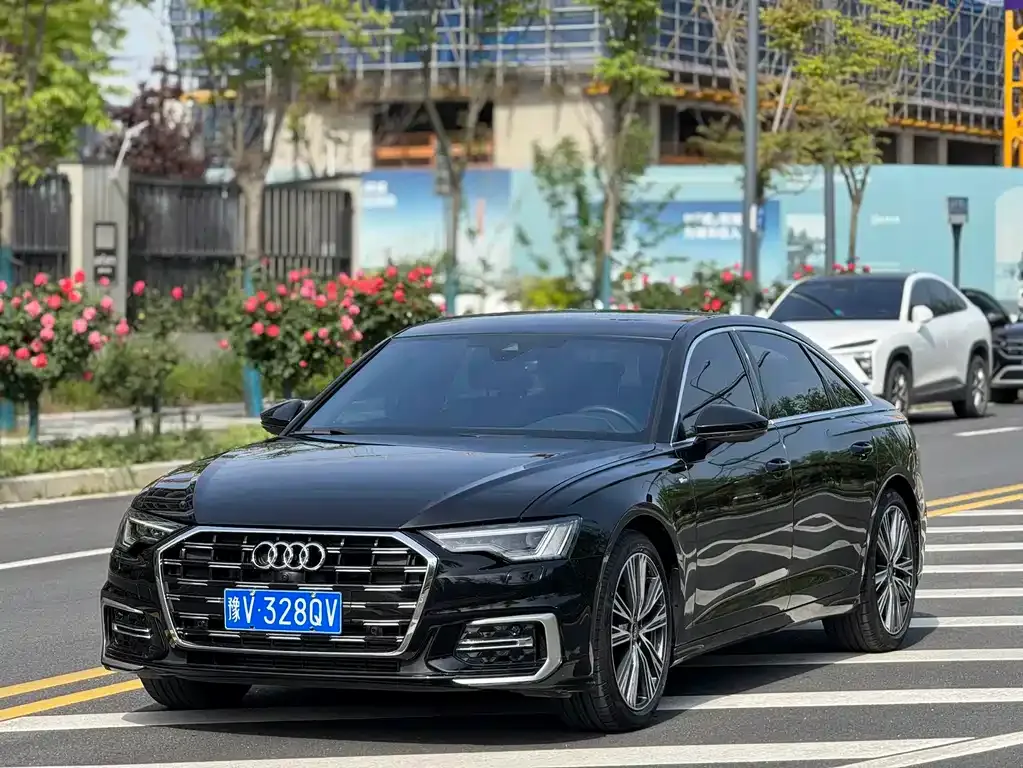 Audi A6L — фото 1