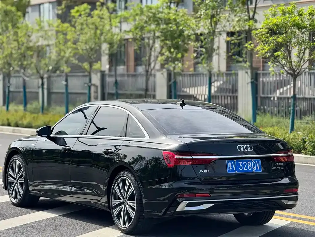 Audi A6L — фото 8