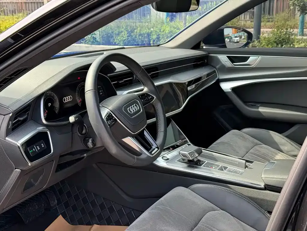 Audi A6L — фото 2