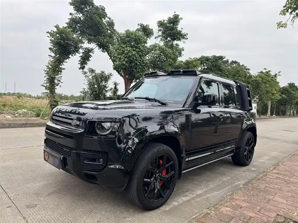 Land Rover Defender — фото 1
