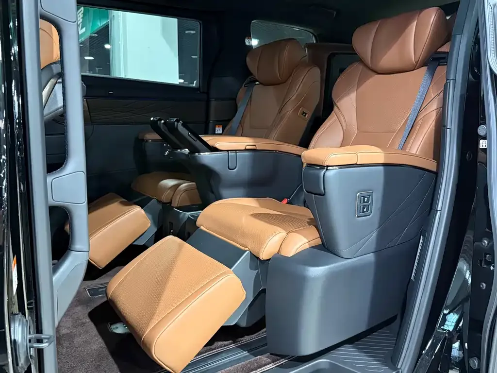Toyota Vellfire — фото 4