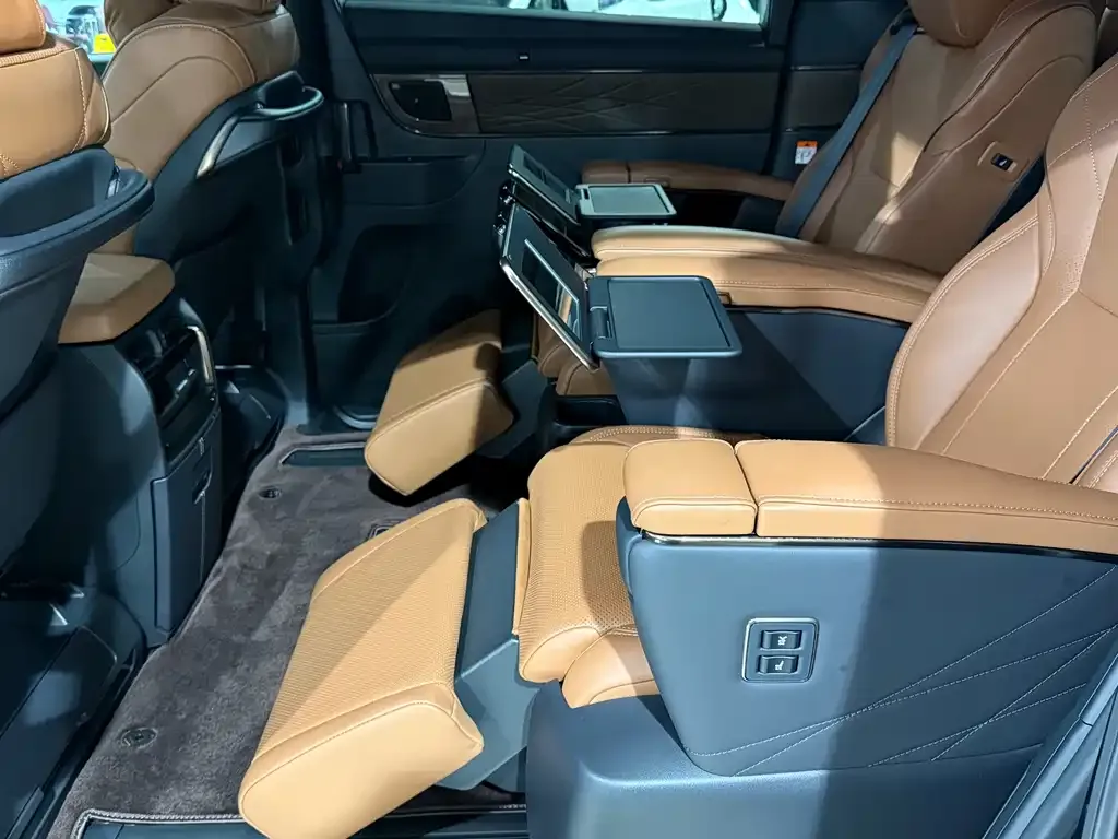 Toyota Vellfire — фото 9