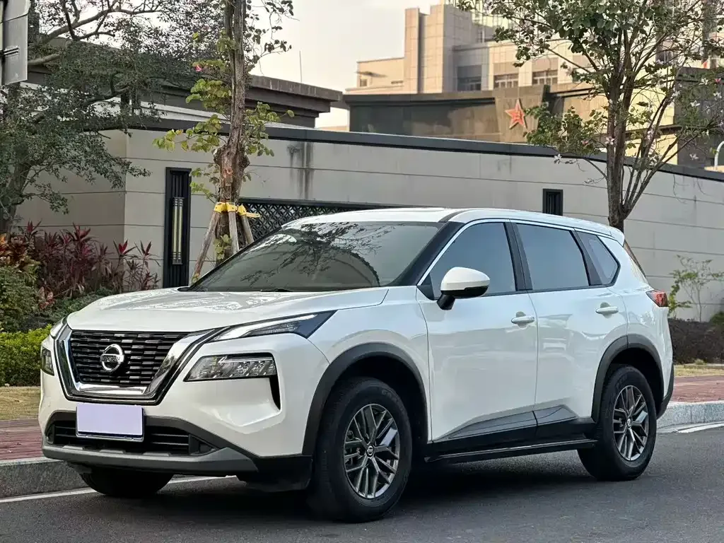 Nissan X-Trail — фото 1