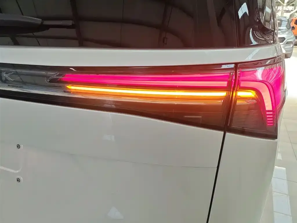 Buick GL8 Hybrid 2025 из CN, фото 9