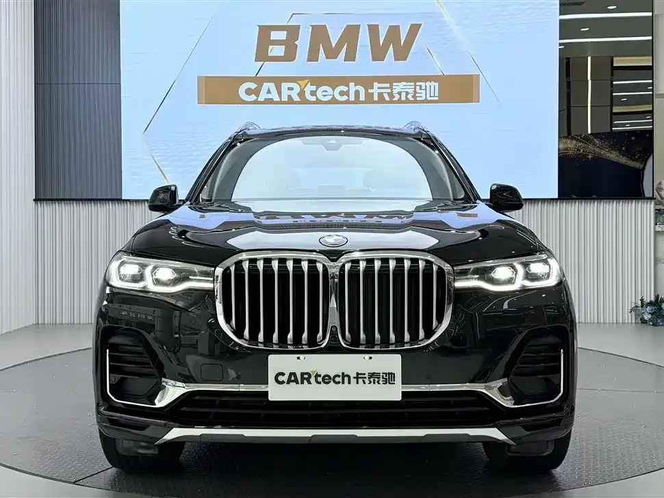 BMW X7 — фото 1
