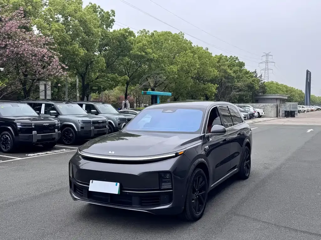 Li Auto L8