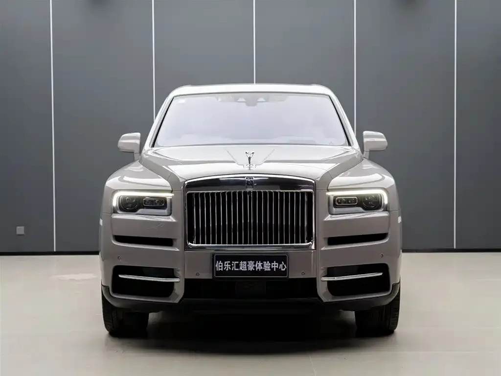 Rolls-Royce Cullinan — фото 8
