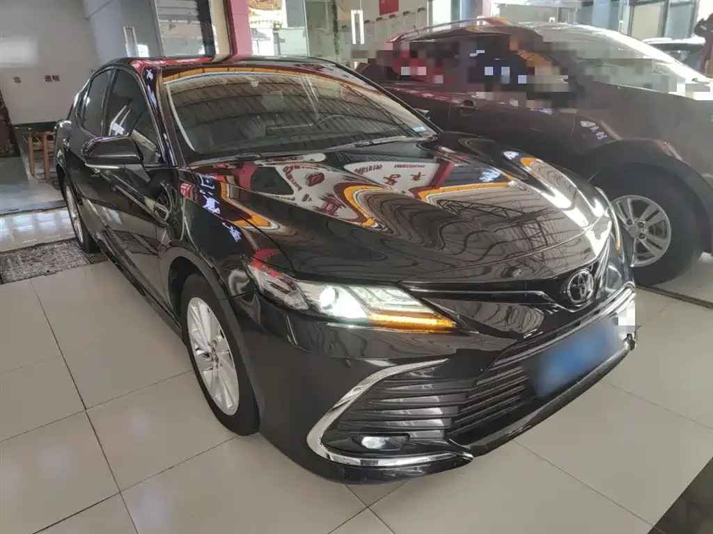 Toyota Camry — фото 10