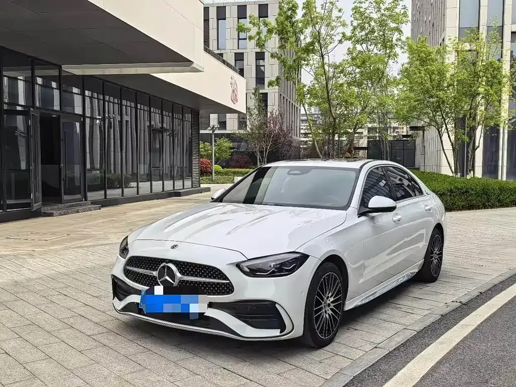 Mercedes-Benz C-Class — фото 1