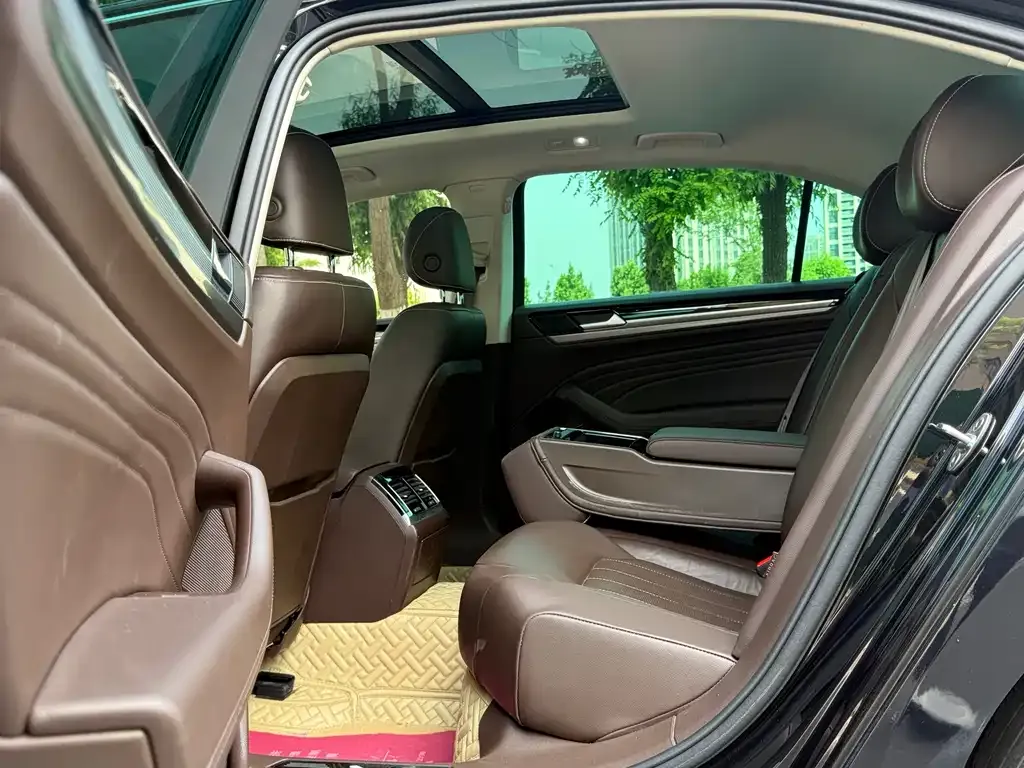 Volkswagen Phideon 2021 из CN, фото 3
