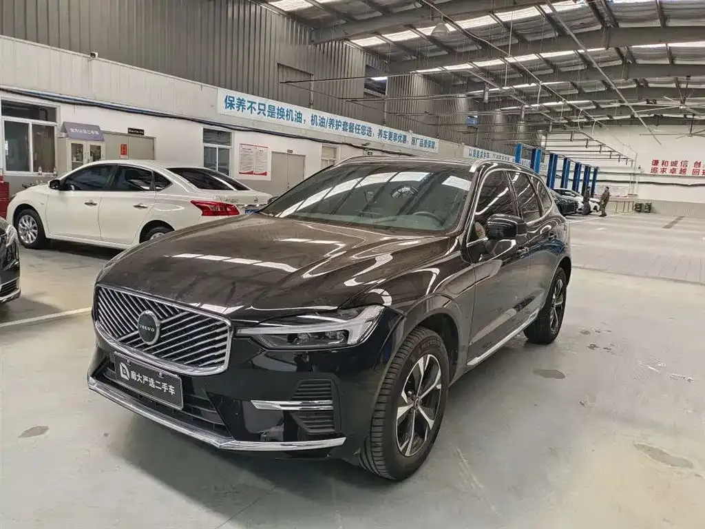 Volvo XC60 — фото 1