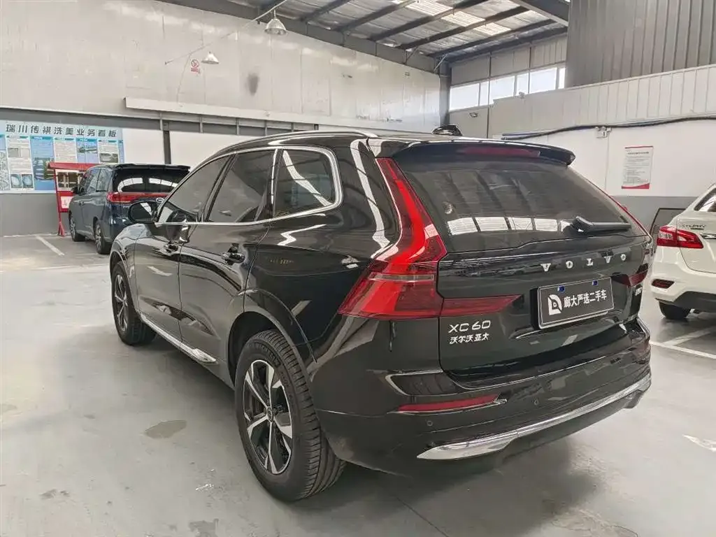 Volvo XC60 — фото 3