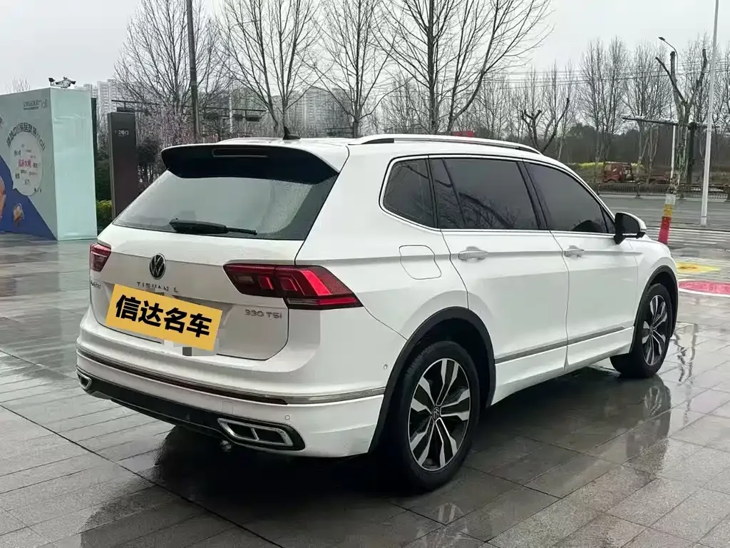 Volkswagen Tiguan L — фото 10