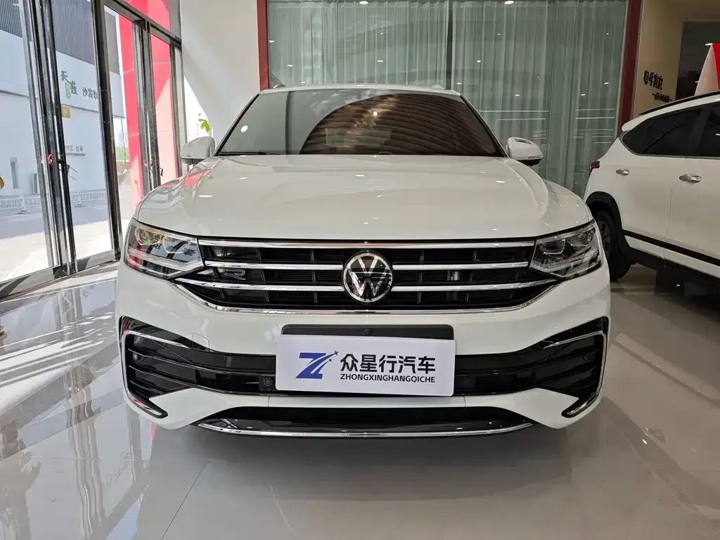 Volkswagen Tiguan L — фото 3