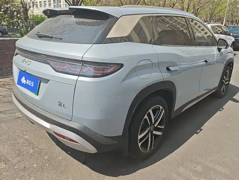 BYD L DM-i — фото 4