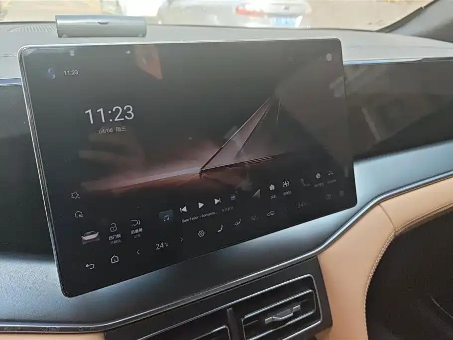 BYD L DM-i — фото 2