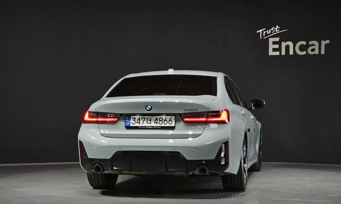 BMW 3-Series 2024 из KR, фото 4