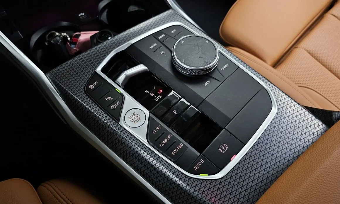 BMW 3-Series 2024 из KR, фото 6