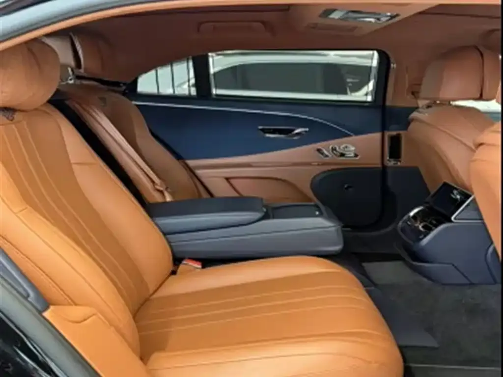 Bentley Flying Spur PHEV 2024 из CN, фото 2