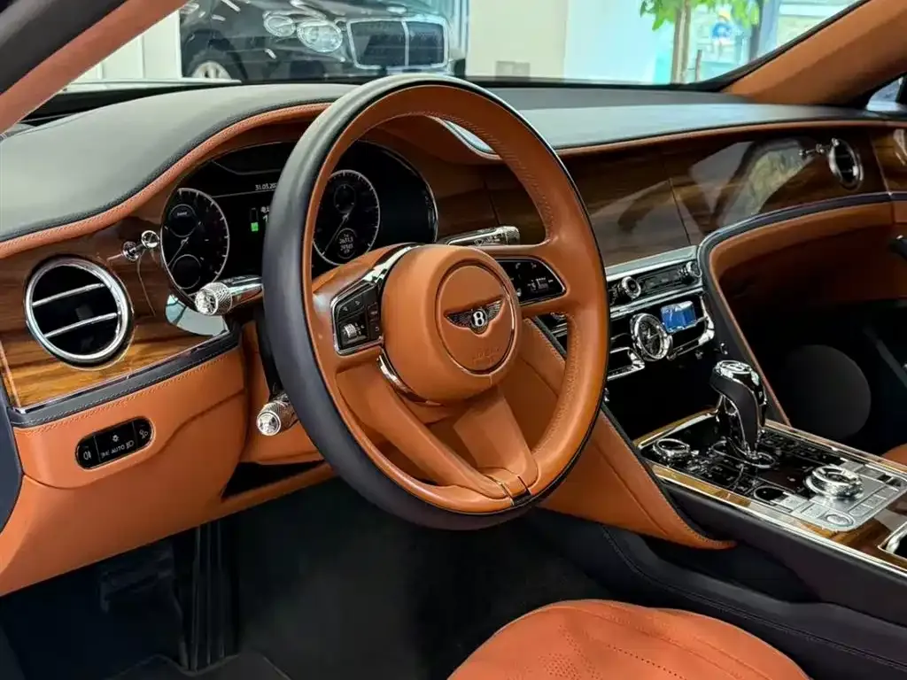 Bentley Flying Spur PHEV 2024 из CN, фото 6