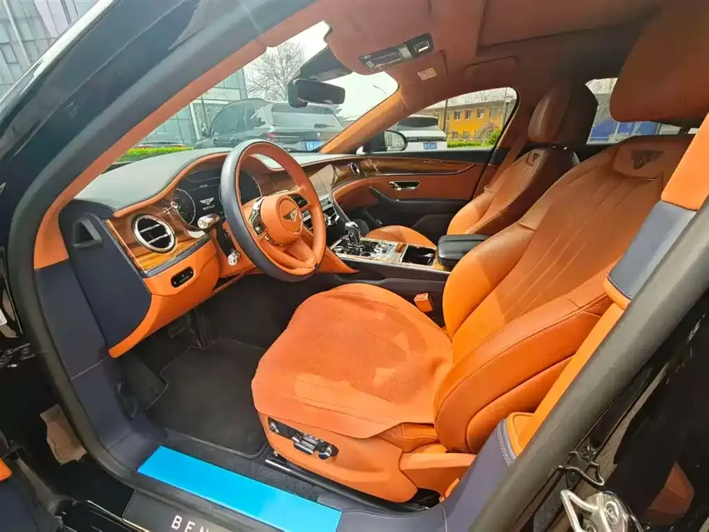 Bentley Flying Spur PHEV 2024 из CN, фото 4