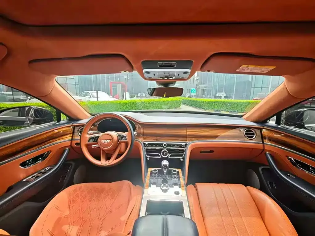 Bentley Flying Spur PHEV 2024 из CN, фото 5