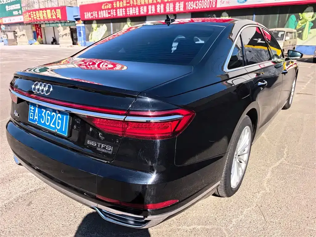 Audi A8 — фото 5