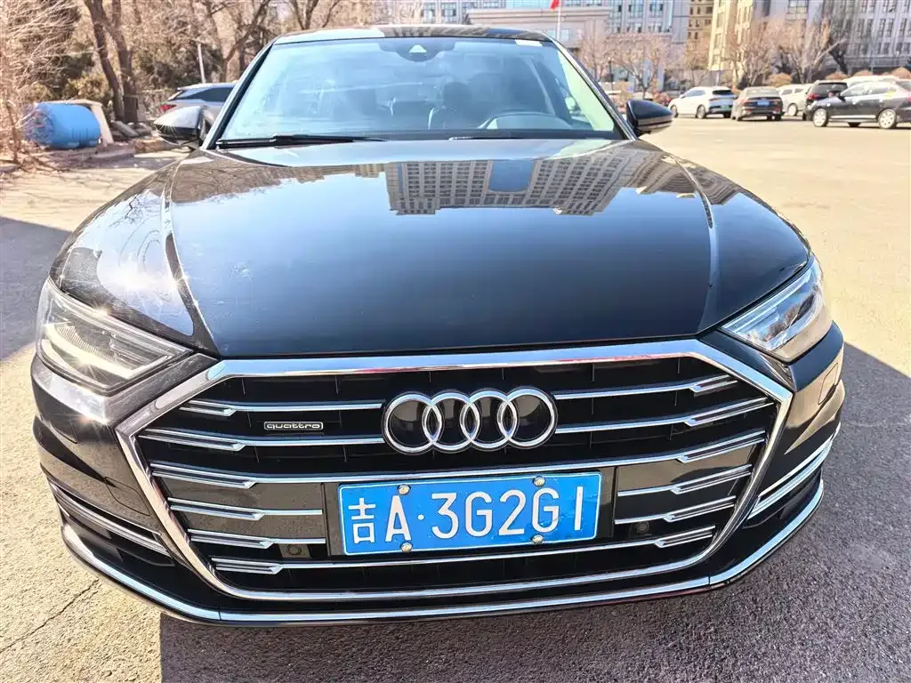 Audi A8 — фото 10