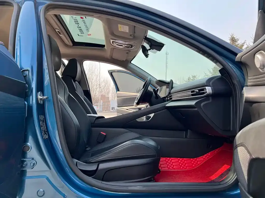 Hyundai Elantra — фото 3