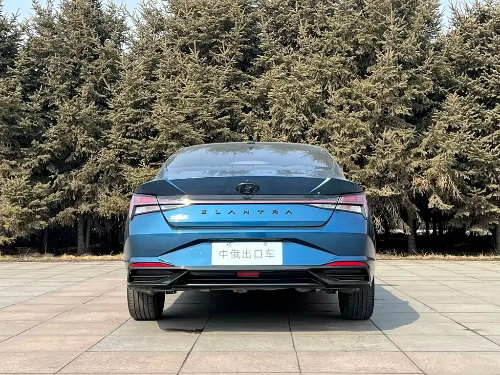 Hyundai Elantra — фото 5
