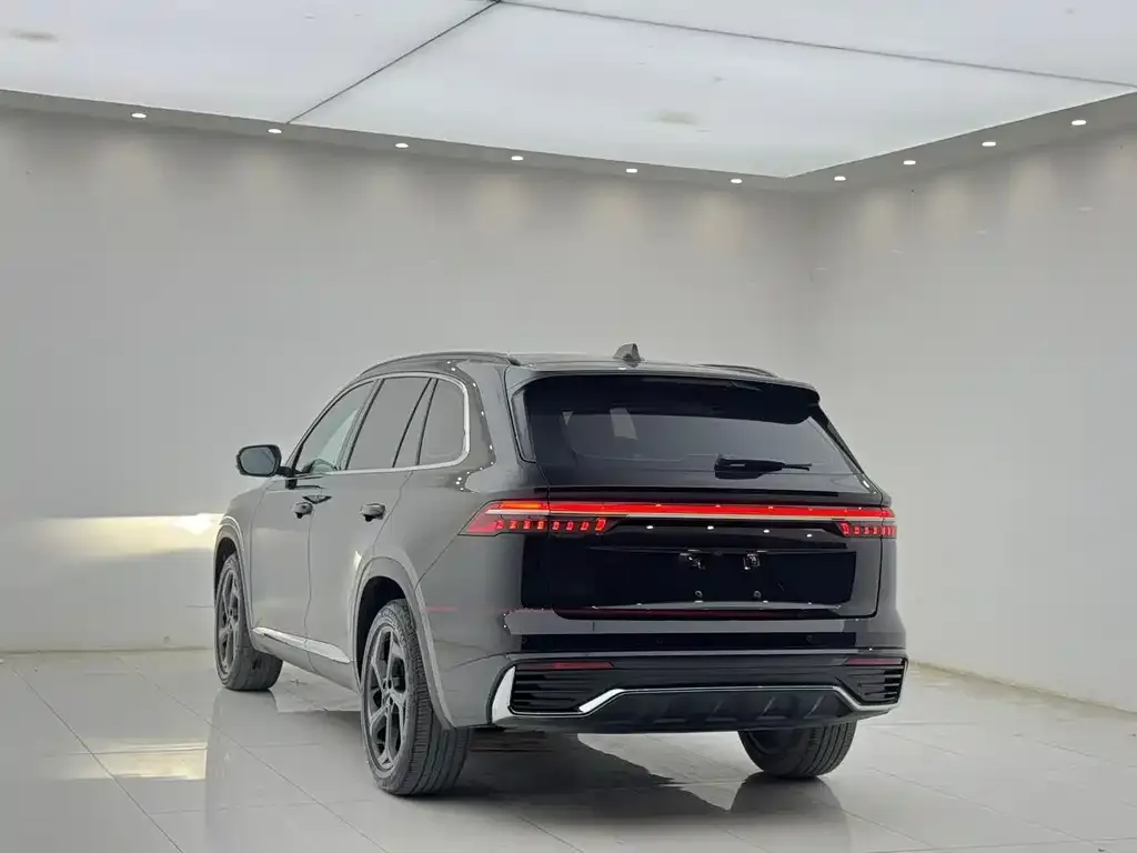 Geely Xingyue L — фото 8