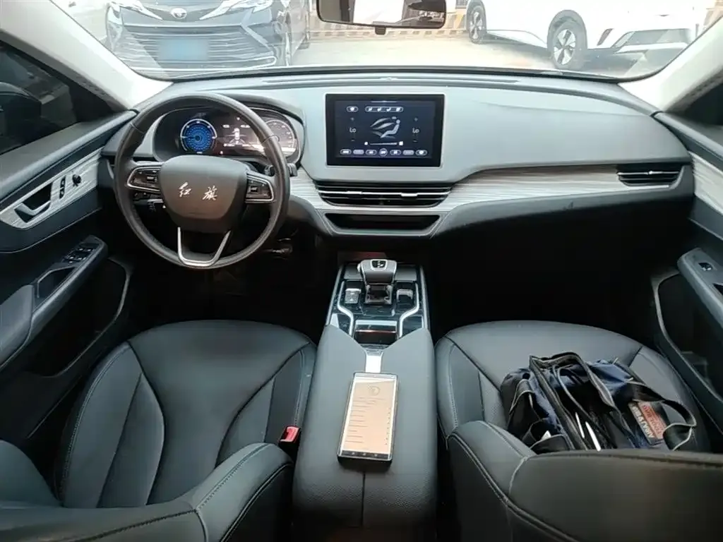 Hongqi E-QM5 — фото 3