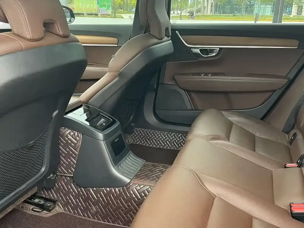 Volvo S90 PHEV 2022 из CN, фото 7