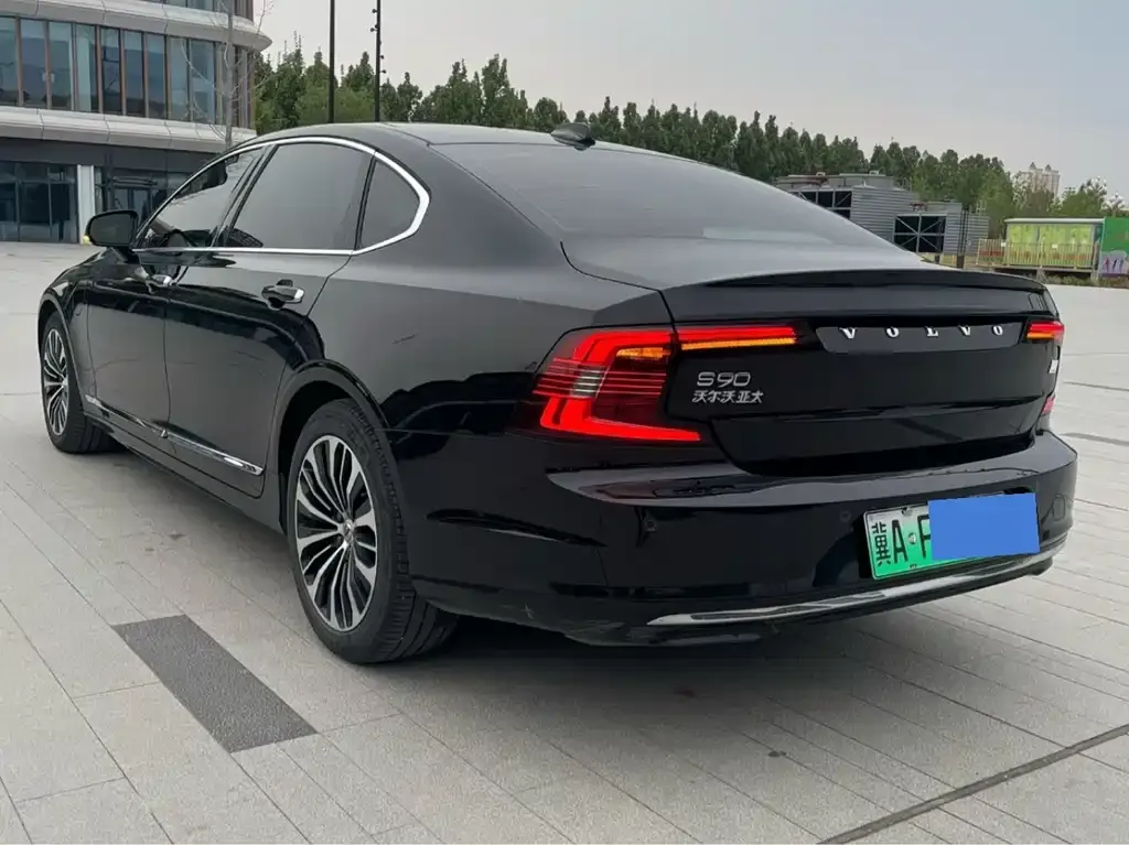 Volvo S90 PHEV 2022 из CN, фото 2