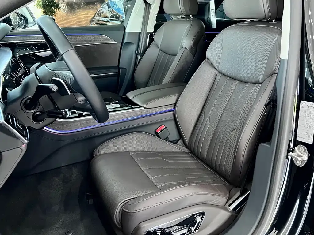 Audi A8 — фото 10