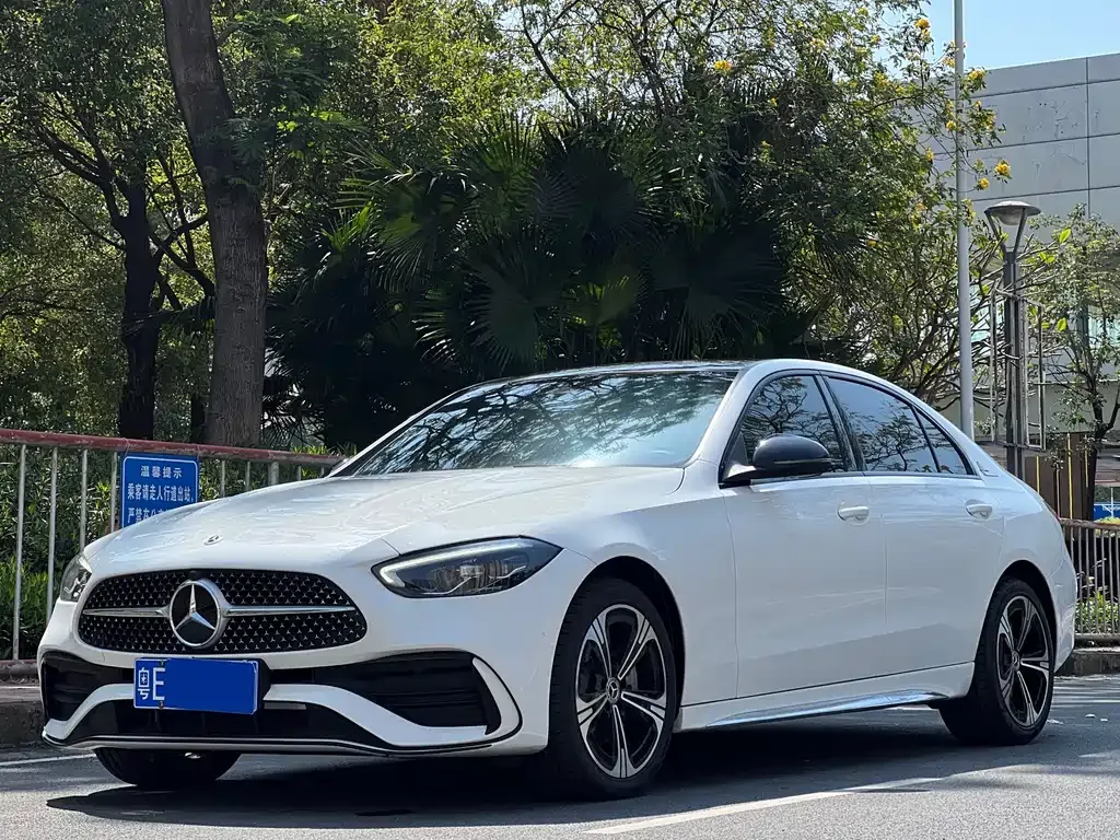 Mercedes-Benz C-Class — фото 1