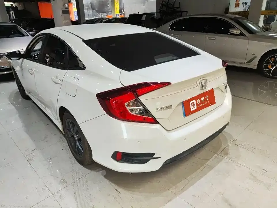 Honda Civic — фото 3