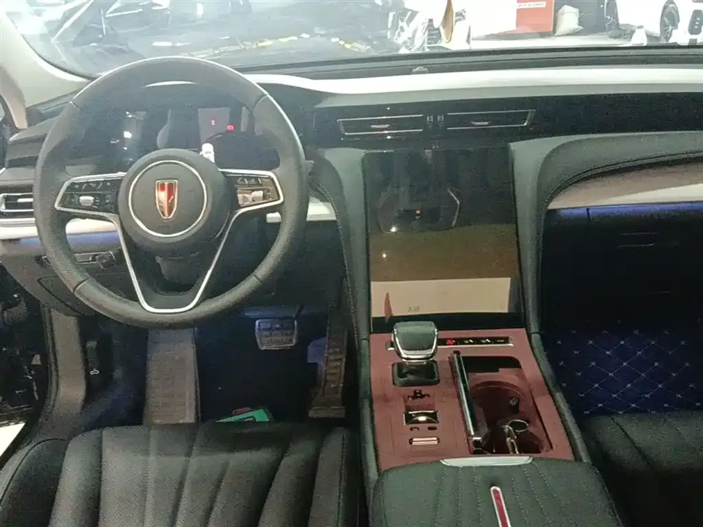 Hongqi H5 — фото 10