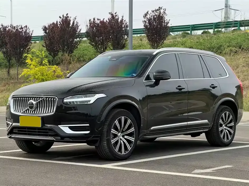 Volvo XC90 — фото 1