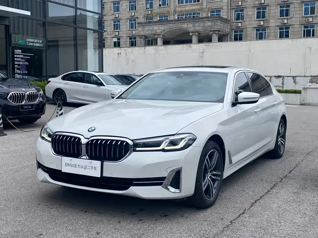 BMW 5 Series — фото 1