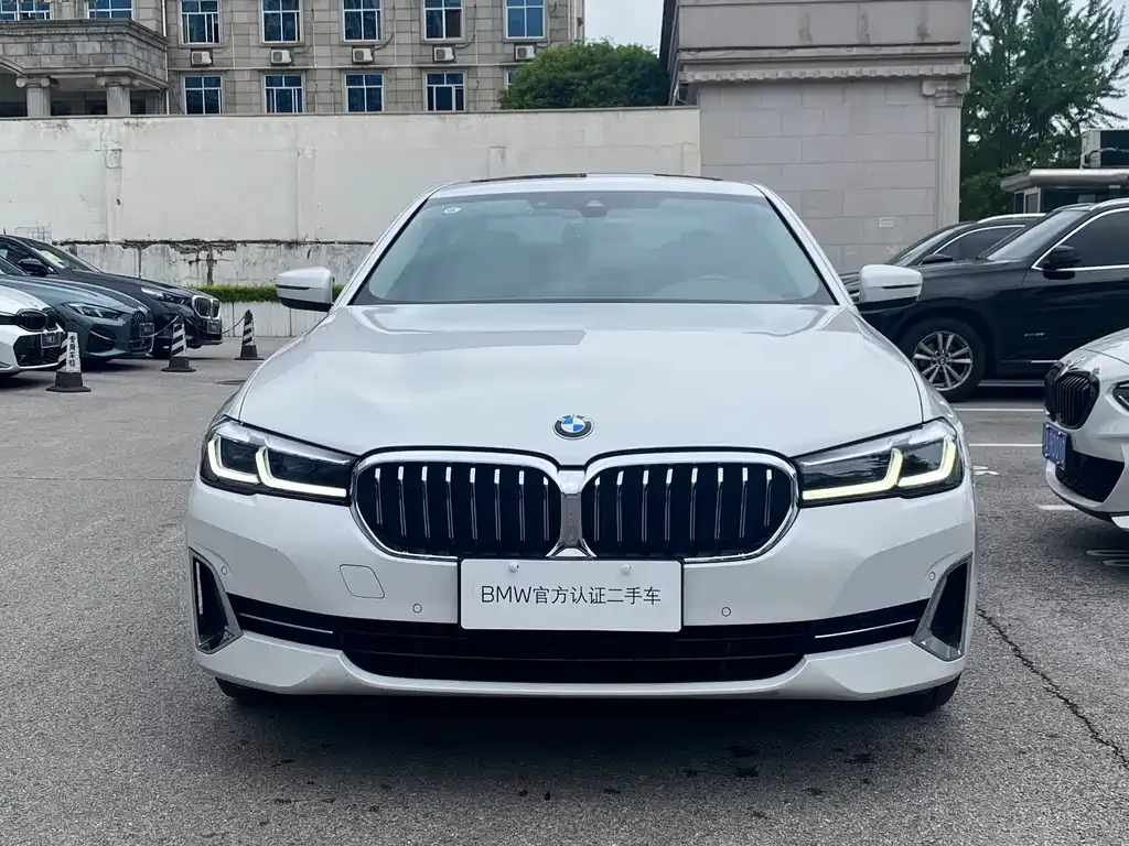 BMW 5 Series — фото 10