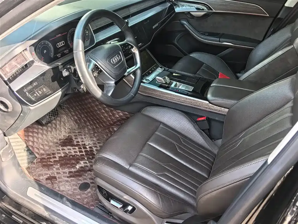 Audi A8 — фото 4