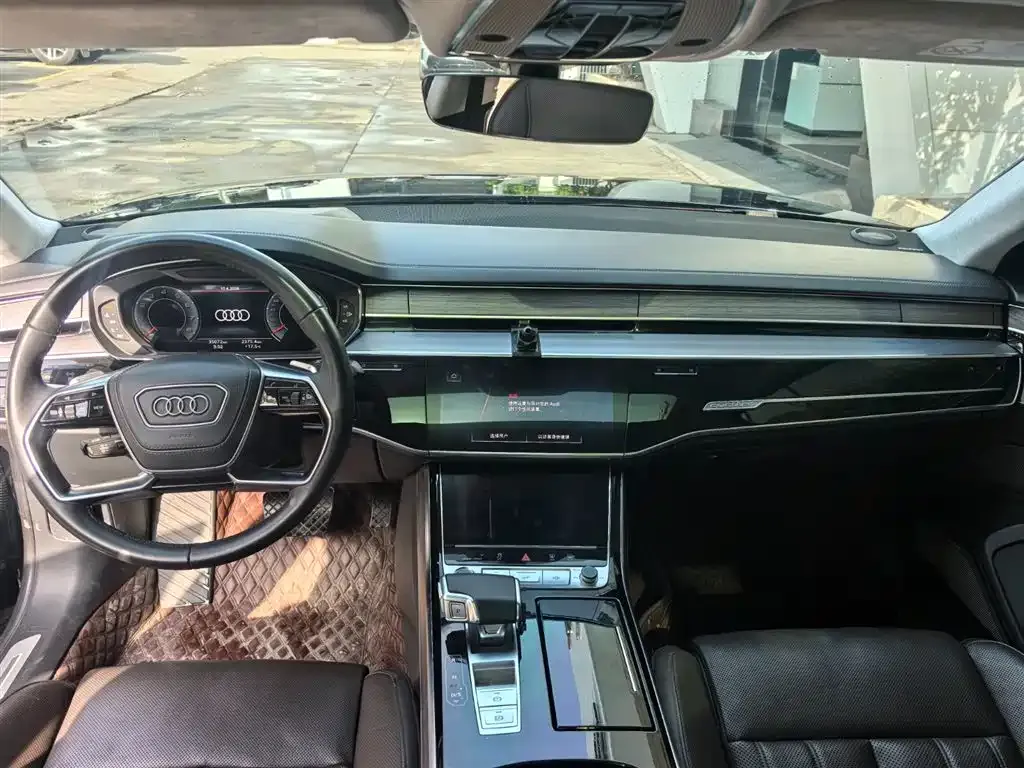 Audi A8 — фото 3