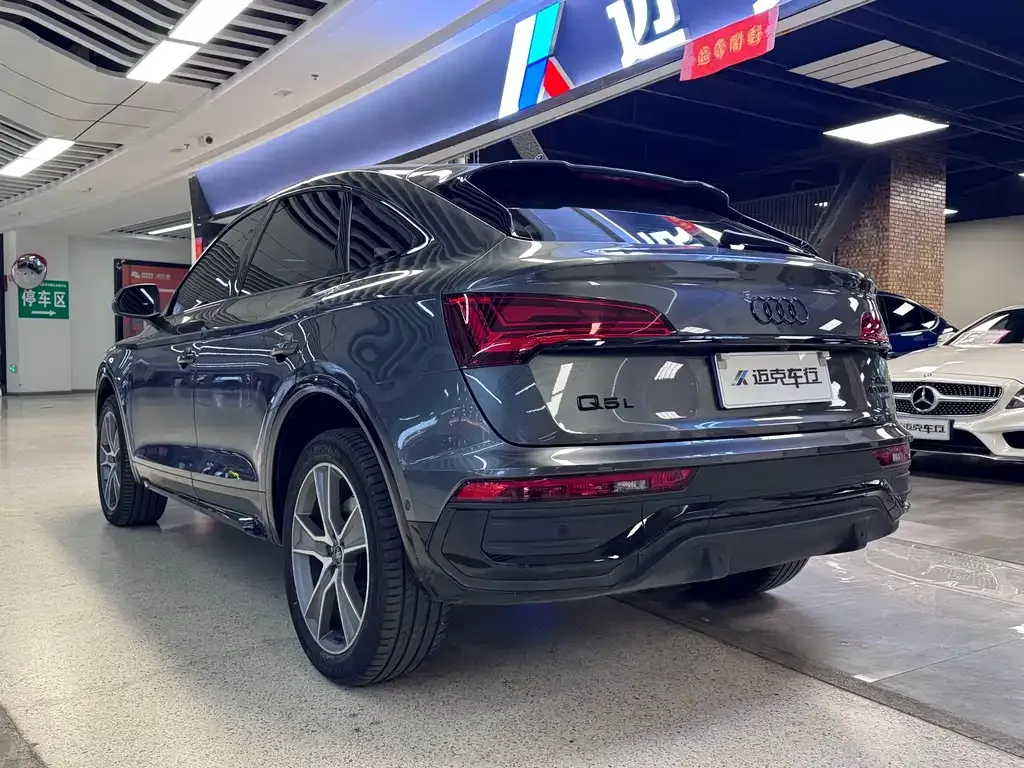 Audi Q5L Sportback — фото 3