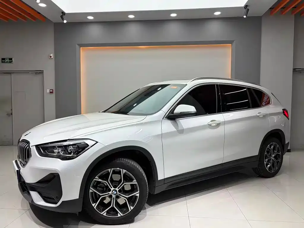 BMW X1 — фото 1