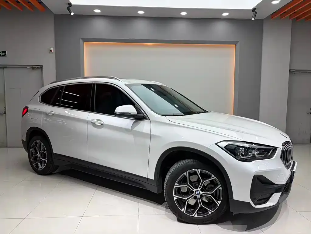 BMW X1 — фото 5