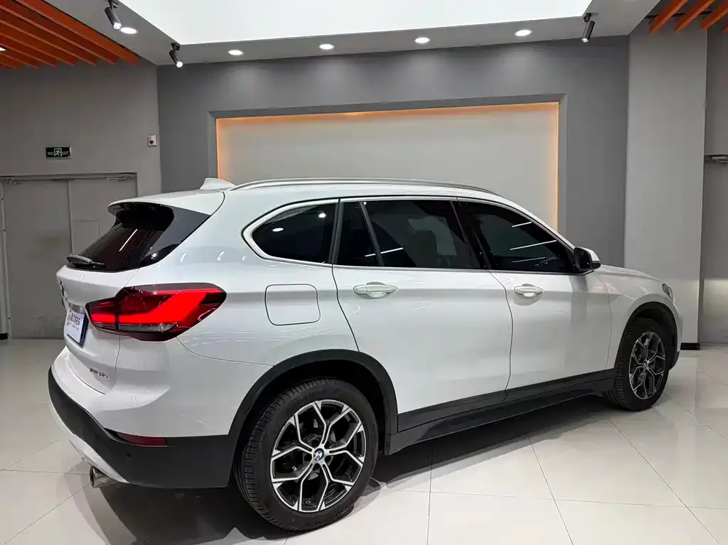 BMW X1 — фото 8