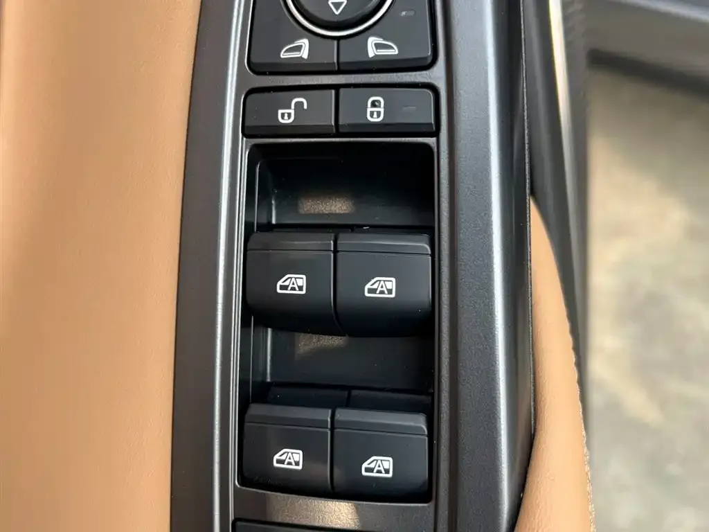 BYD L DM-i — фото 2